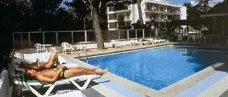 Reina Isabel Hotell